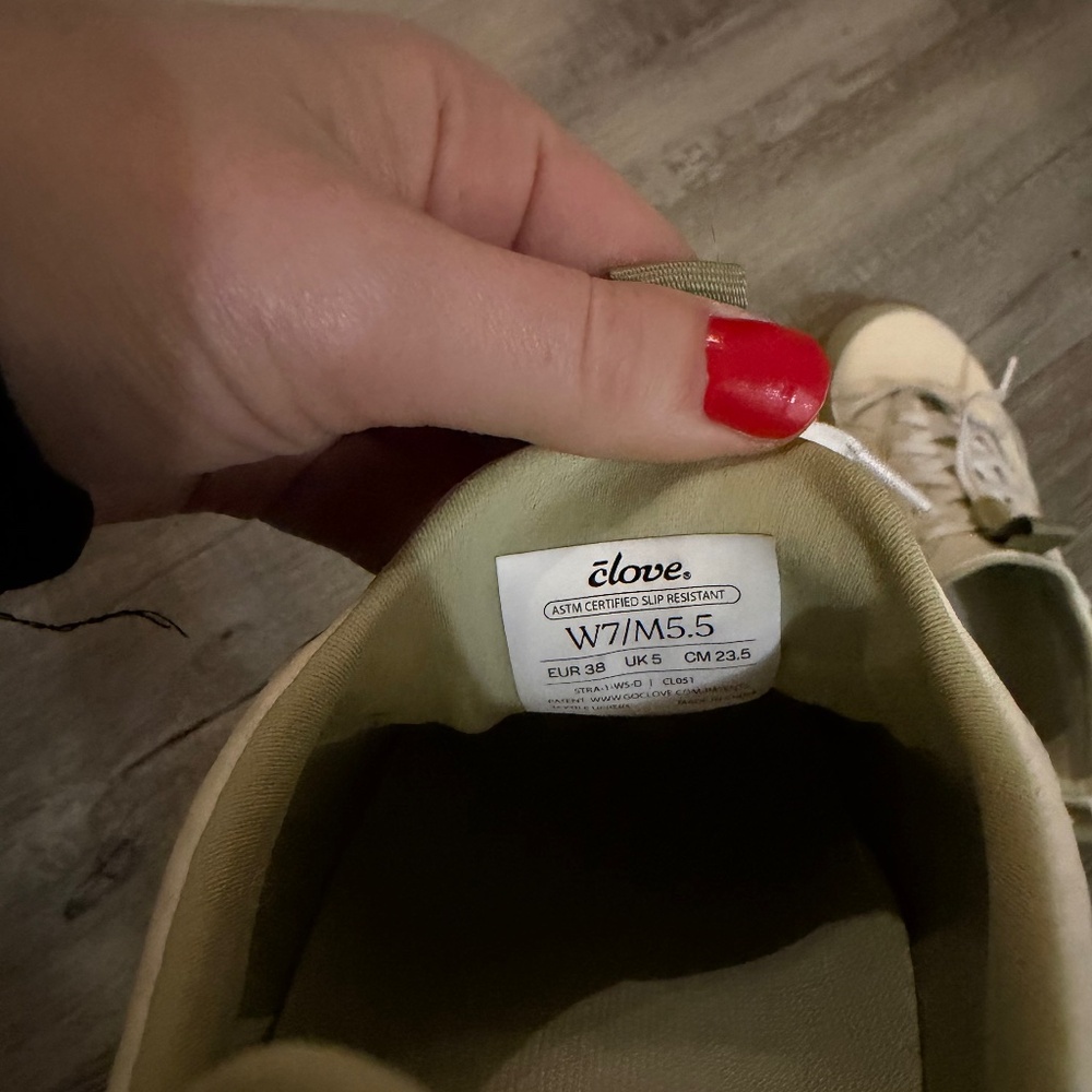 Clove Shoes - Picture 2 of 3